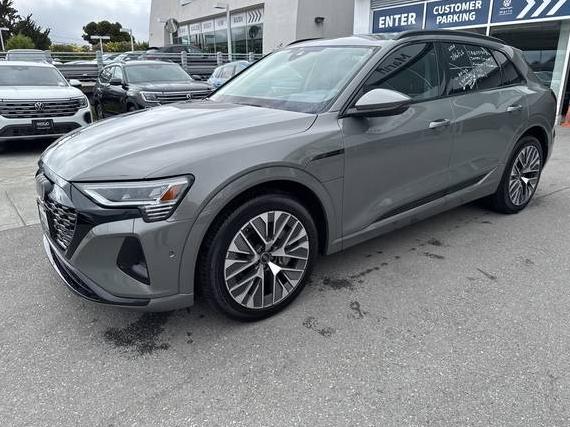 AUDI Q8 2024 WA16AAGE3RB051843 image