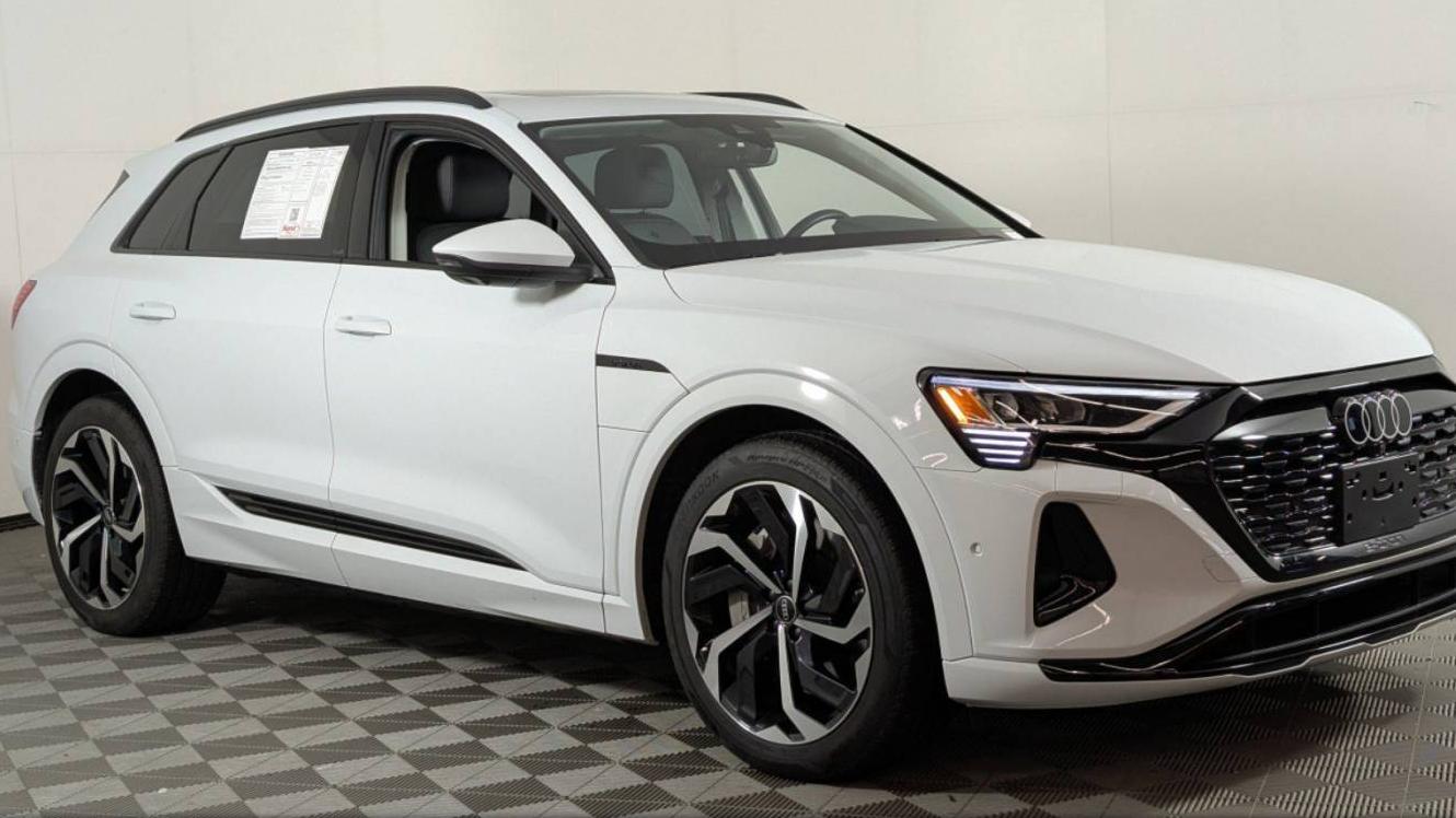 AUDI Q8 2024 WA15AAGE8RB026576 image