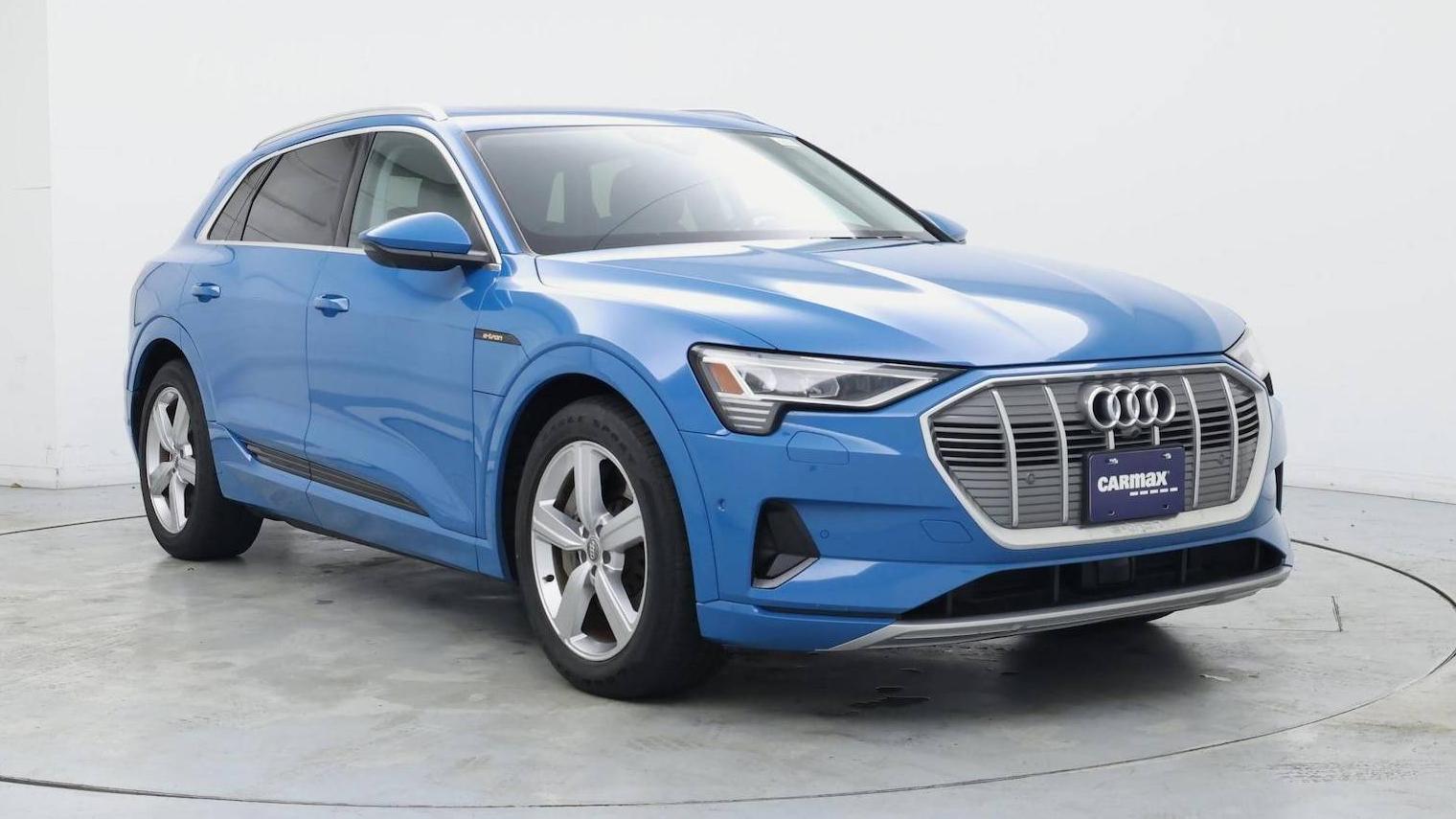 AUDI E-TRON 2019 WA1LAAGE8KB006115 image