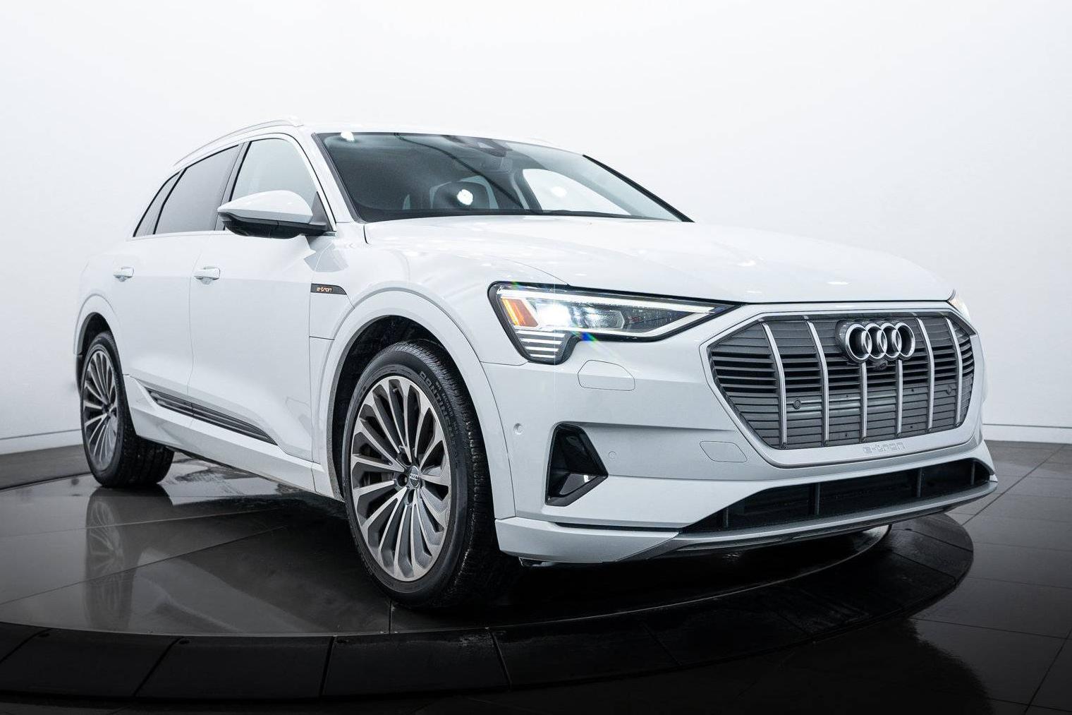 AUDI E-TRON 2019 WA1VAAGE2KB025140 image