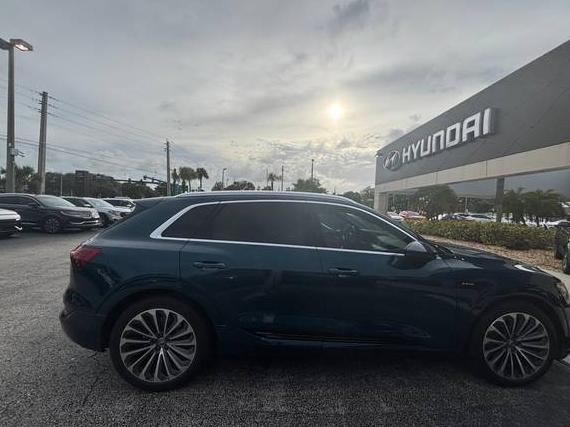 AUDI E-TRON 2019 WA1VABGE3KB014685 image