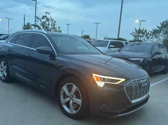 AUDI E-TRON 2019 WA1LAAGE5KB011806 image