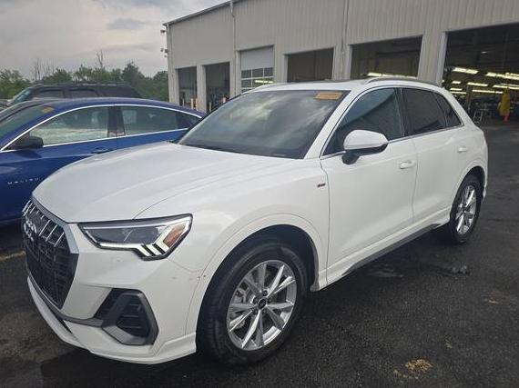 AUDI Q3 2023 WA1DECF32P1104414 image