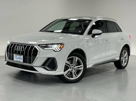 AUDI Q3 2019 WA1EECF32K1083819 image