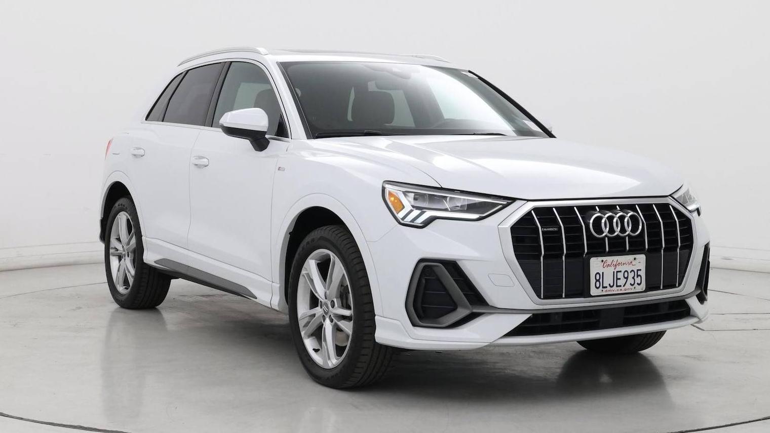 AUDI Q3 2019 WA1EECF36K1065338 image