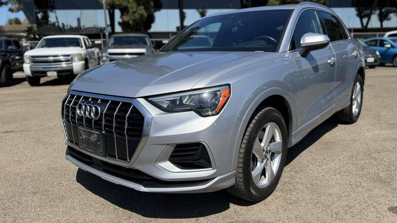 AUDI Q3 2019 WA1AECF37K1077044 image