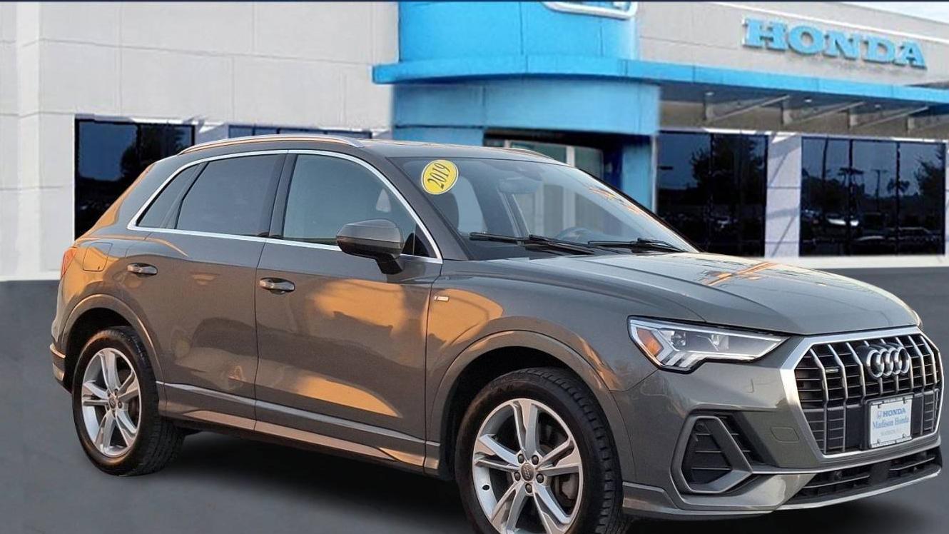 AUDI Q3 2019 WA1EECF38K1085039 image