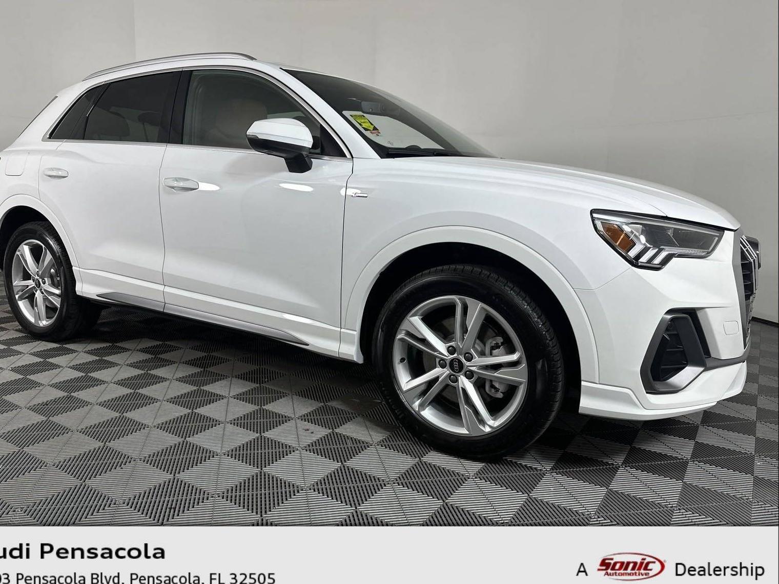 AUDI Q3 2024 WA1EECF37R1128666 image