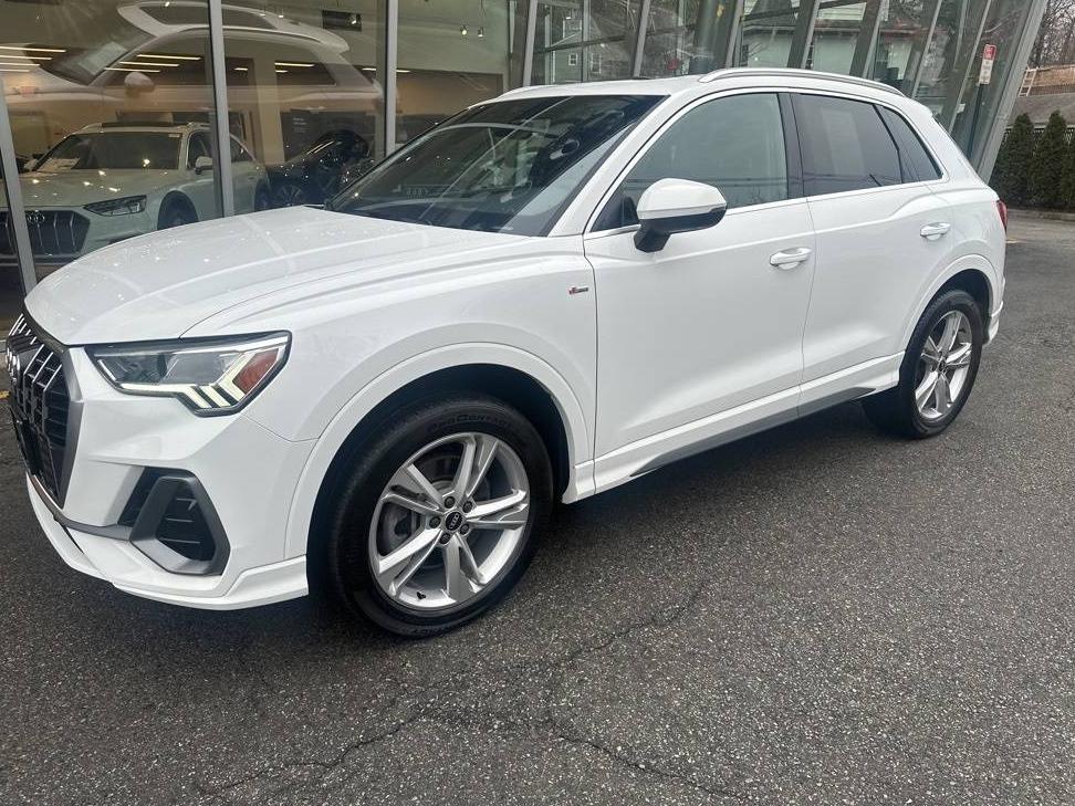 AUDI Q3 2022 WA1EECF38N1007378 image