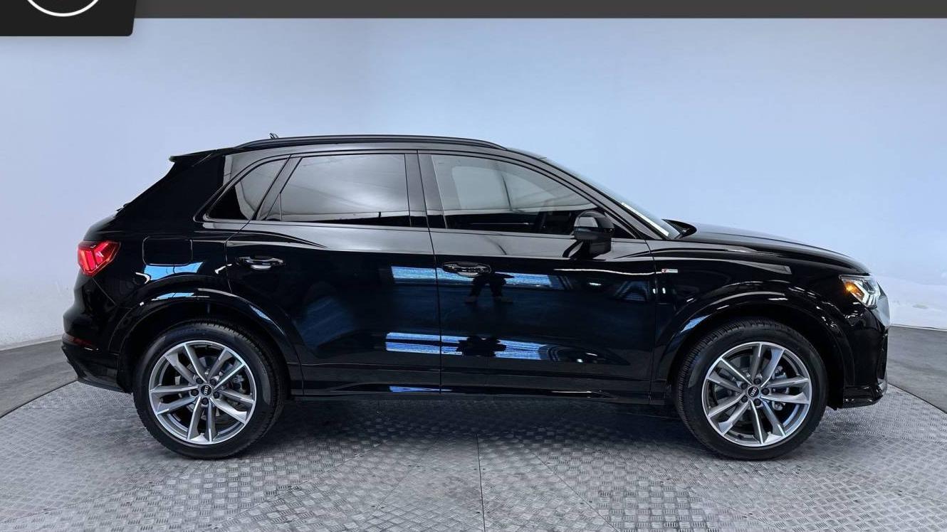 AUDI Q3 2022 WA1EECF33N1044886 image