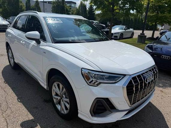 AUDI Q3 2025 WA1DECF35S1009211 image