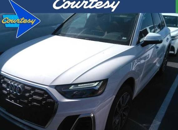 AUDI Q5 2023 WA1EAAFYXP2061080 image