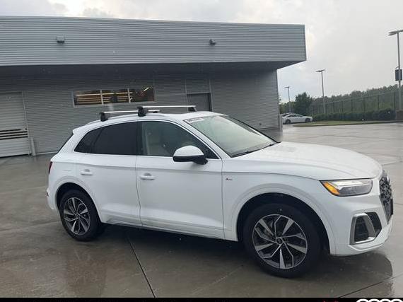 AUDI Q5 2023 WA1GAAFY3P2038099 image
