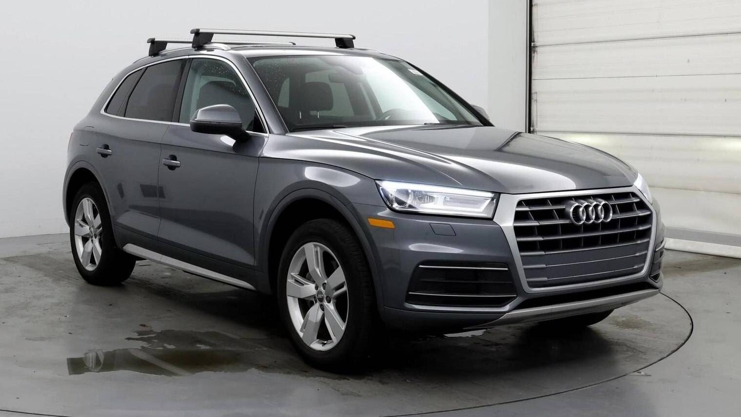 AUDI Q5 2019 WA1ANAFY6K2114272 image