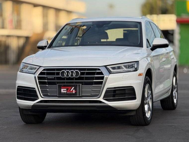 AUDI Q5 2018 WA1BNAFYXJ2144345 image