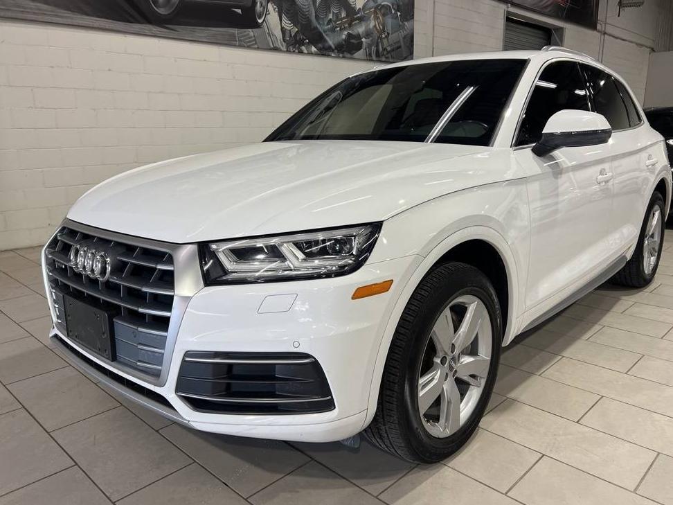 AUDI Q5 2018 WA1BNAFY4J2219170 image