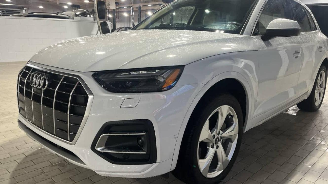 AUDI Q5 2021 WA1CAAFY3M2016064 image