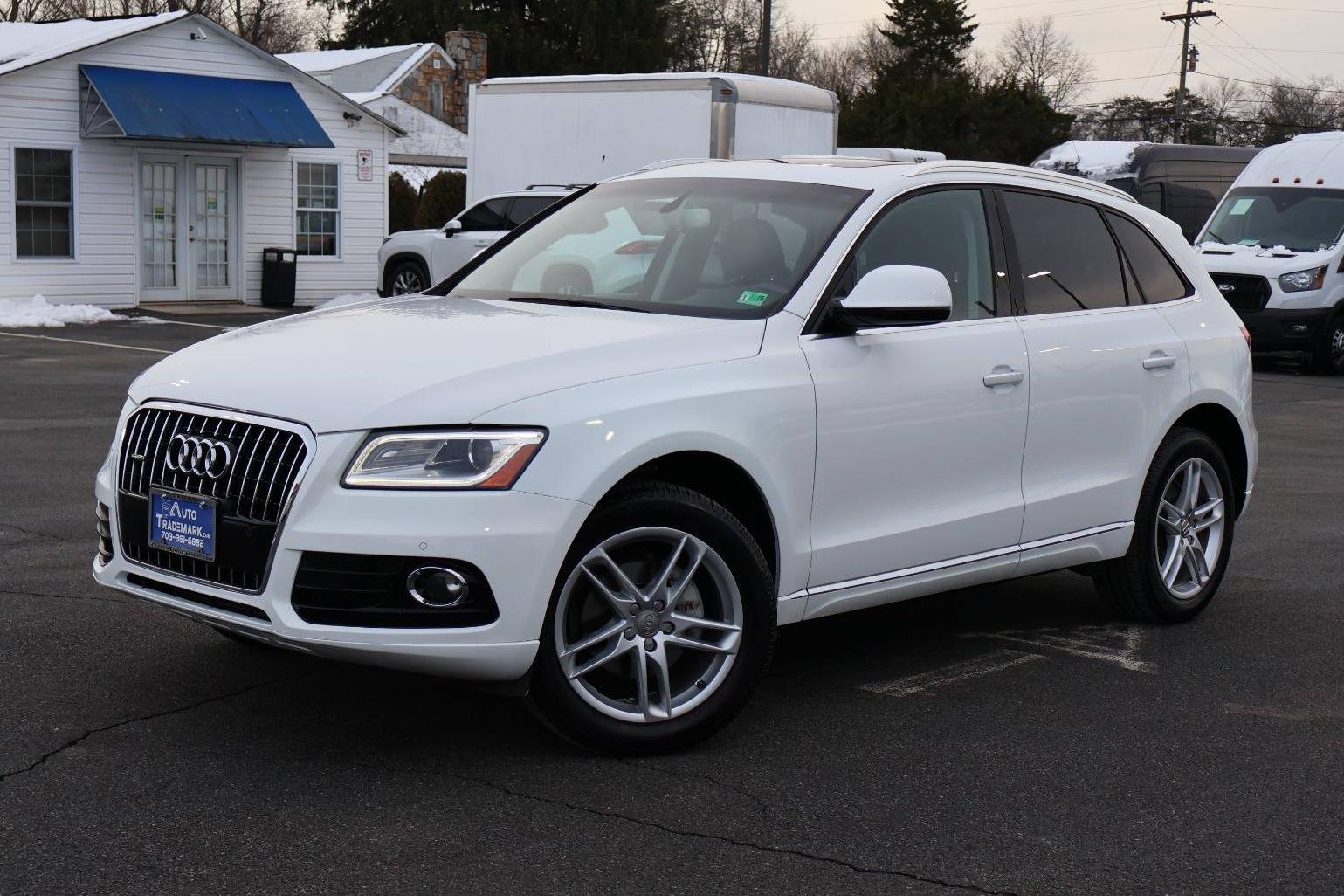 AUDI Q5 2017 WA1C2AFP0HA072799 image