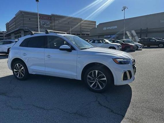 AUDI Q5 2024 WA1EAAFY6R2030556 image