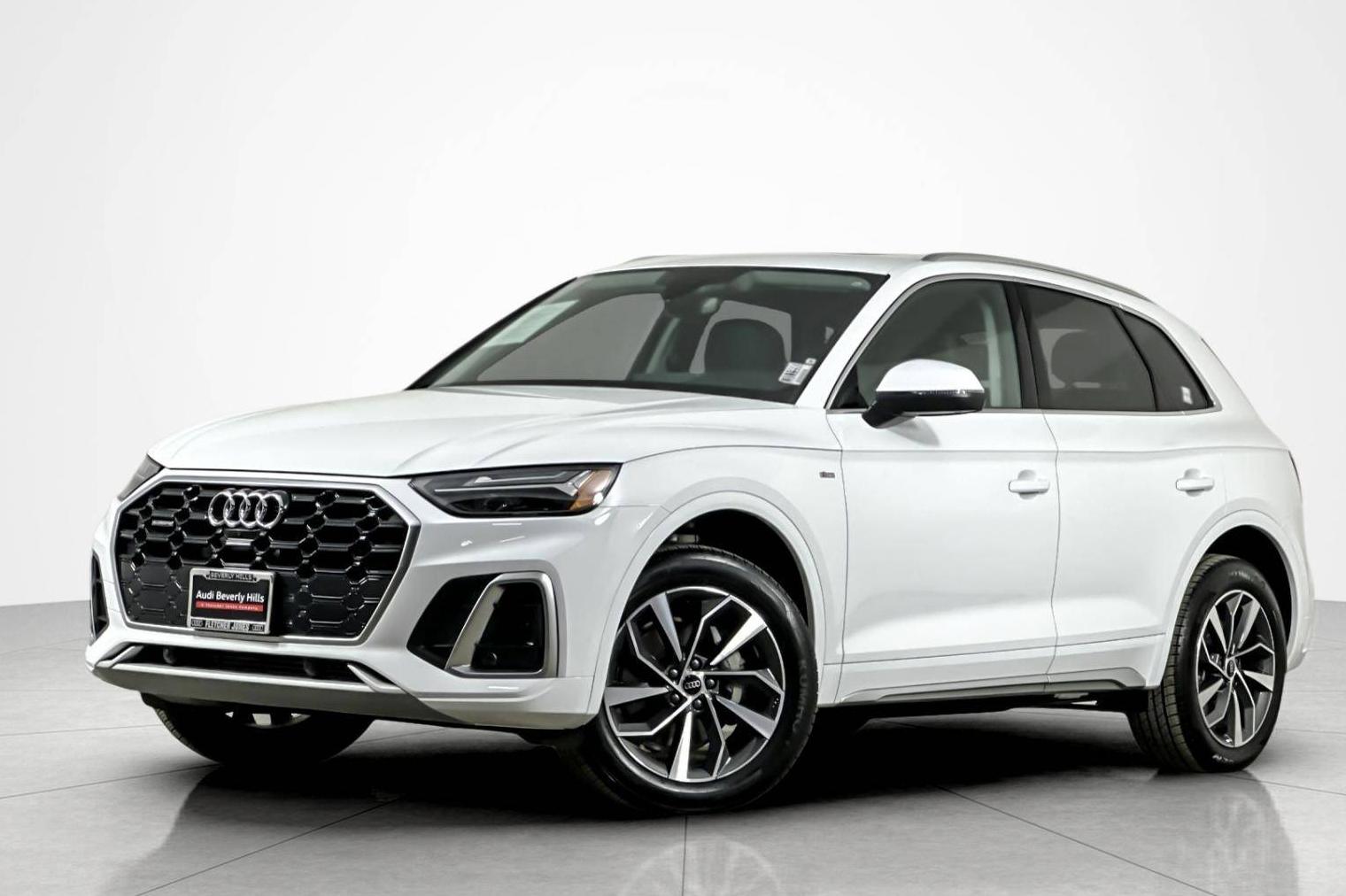 AUDI Q5 2024 WA1EAAFY0R2090784 image