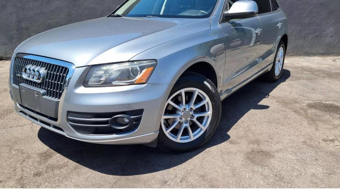 AUDI Q5 2011 WA1LFAFP1BA027026 image