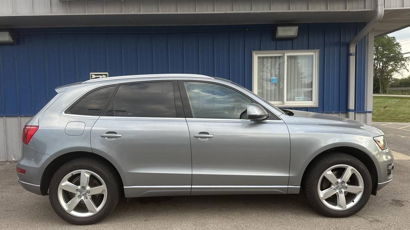 AUDI Q5 2010 WA1VKAFP7AA079828 image