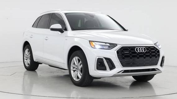 AUDI Q5 2022 WA1GAAFYXN2064650 image