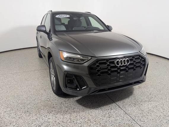 AUDI Q5 2025 WA1GAAFYXS2028503 image