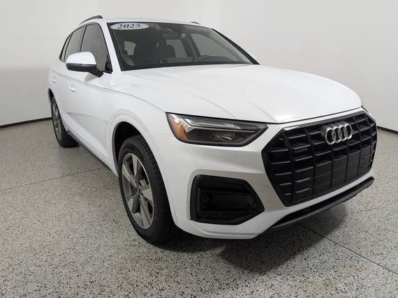 AUDI Q5 2025 WA1ABAFY1S2030871 image