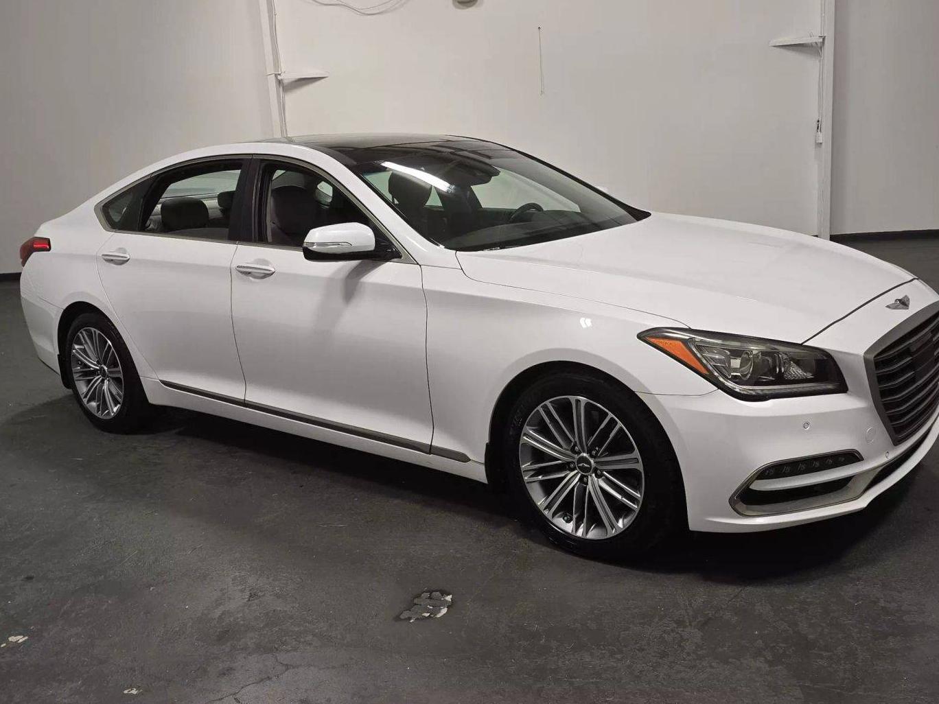 GENESIS G80 2018 KMHGN4JE4JU233760 image