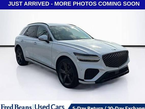 GENESIS GV70 2022 KMUMCDTC5NU023504 image