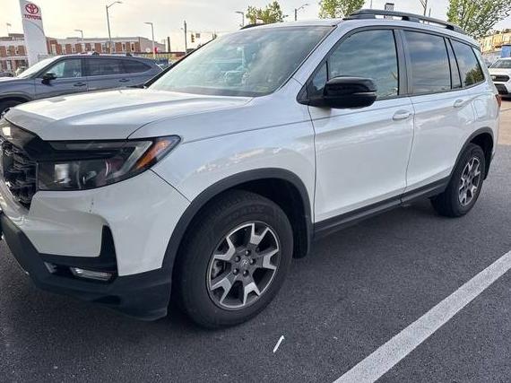 HONDA PASSPORT 2022 5FNYF8H66NB006628 image