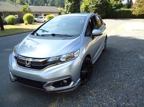 HONDA FIT 2018 3HGGK5H69JM717110 image