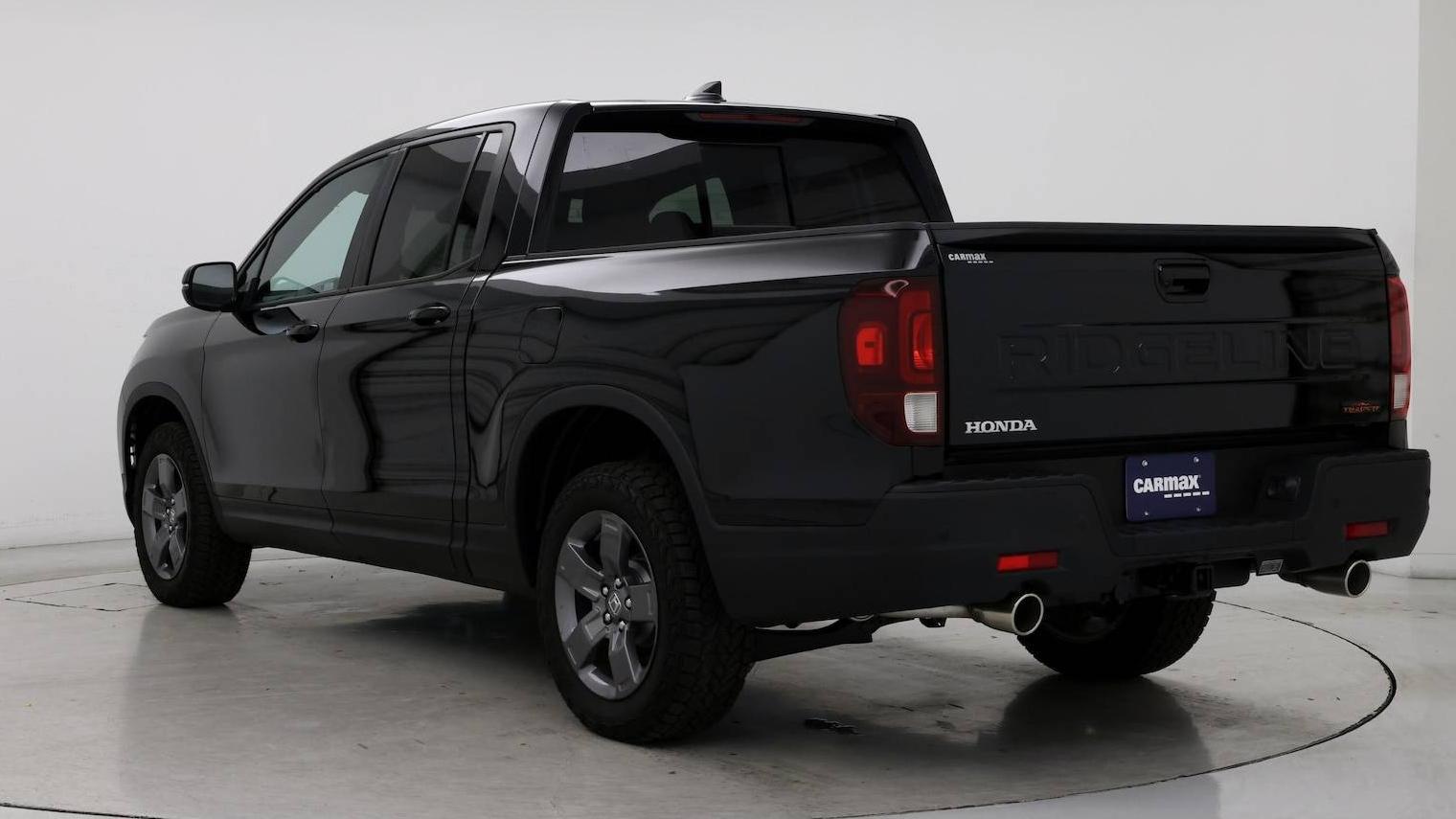 HONDA RIDGELINE 2024 5FPYK3F6XRB000636 image