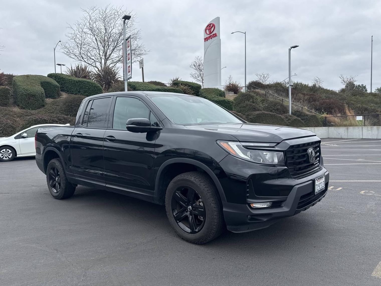 HONDA RIDGELINE 2022 5FPYK3F82NB002389 image