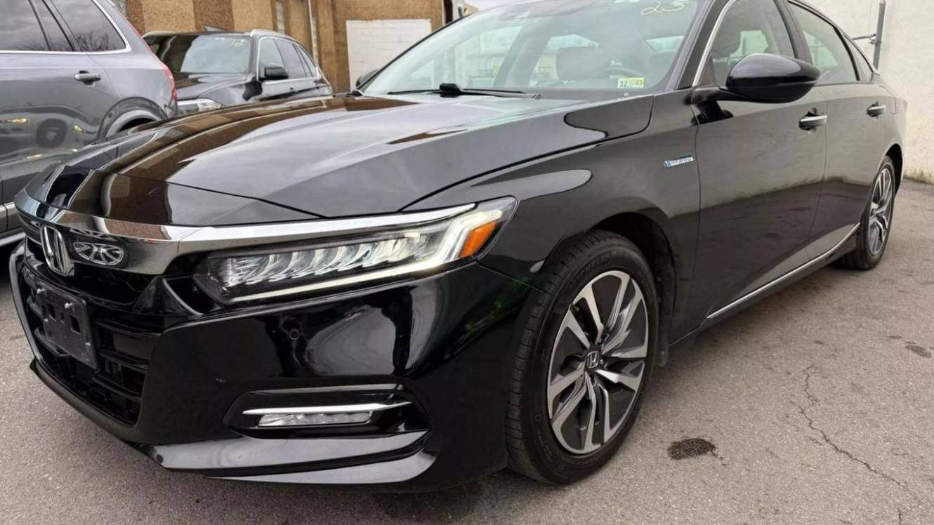 HONDA ACCORD 2019 1HGCV3F98KA012725 image