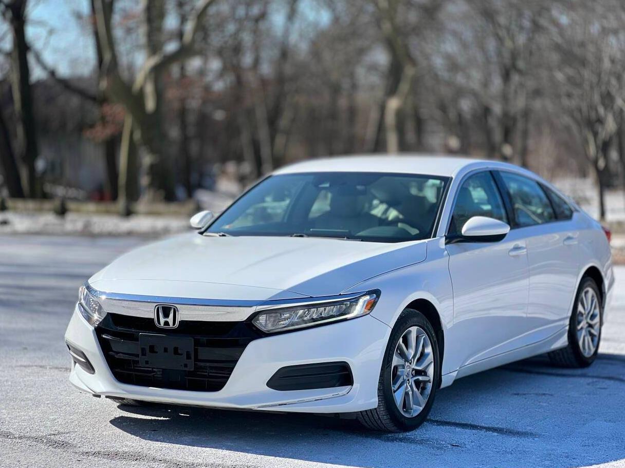 HONDA ACCORD 2019 1HGCV1F10KA095047 image