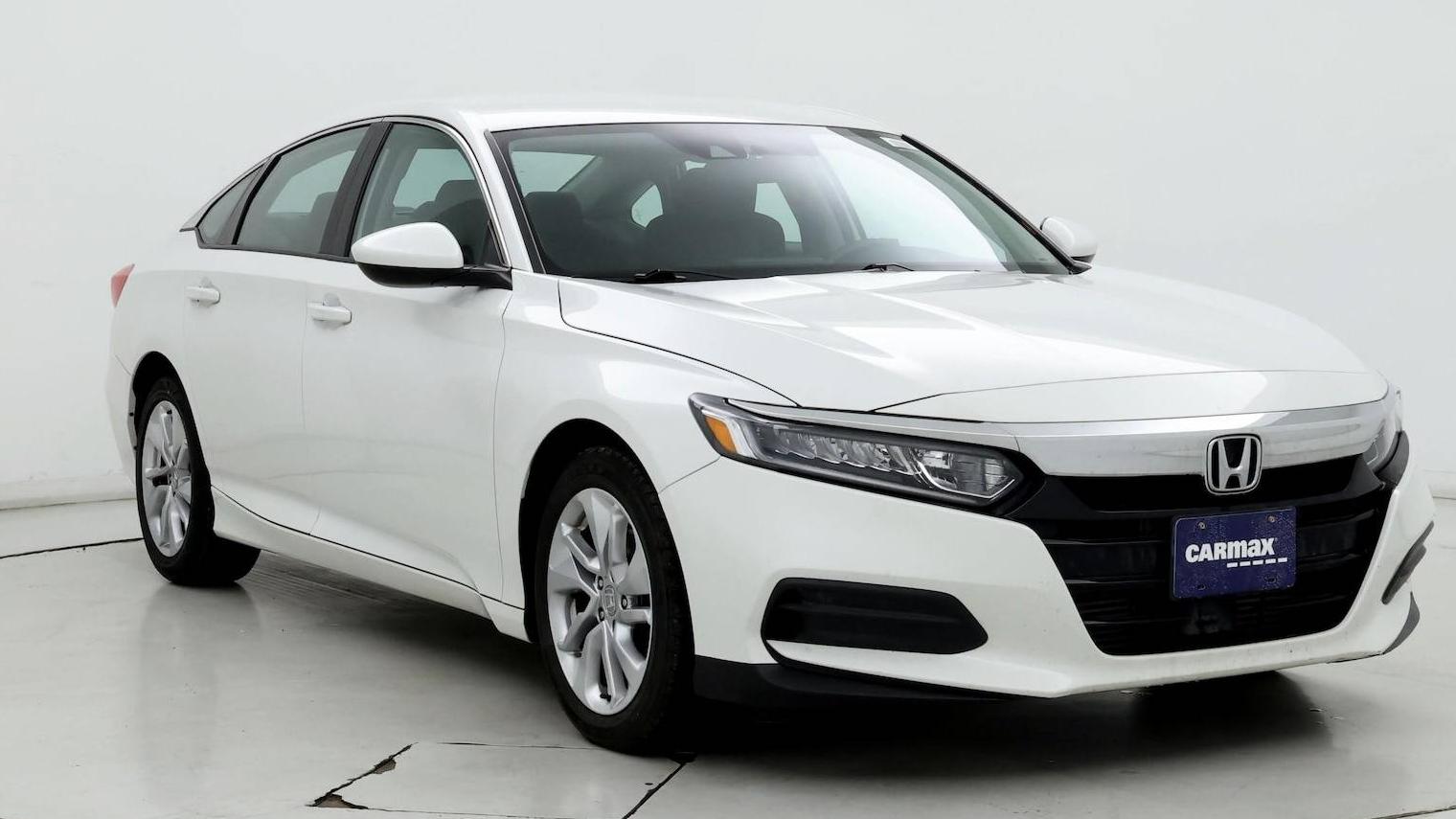 HONDA ACCORD 2019 1HGCV1F17KA039090 image