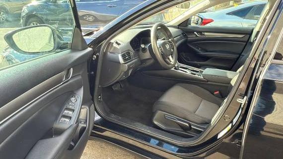 HONDA ACCORD 2019 1HGCV1F18KA006034 image HONDA ACCORD 2019 1HGCV1F18KA006034 image