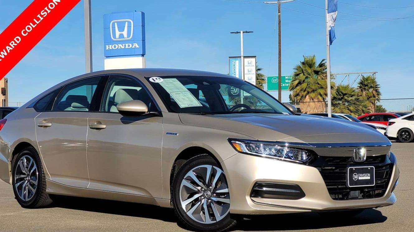 HONDA ACCORD 2019 1HGCV3F12KA017834 image