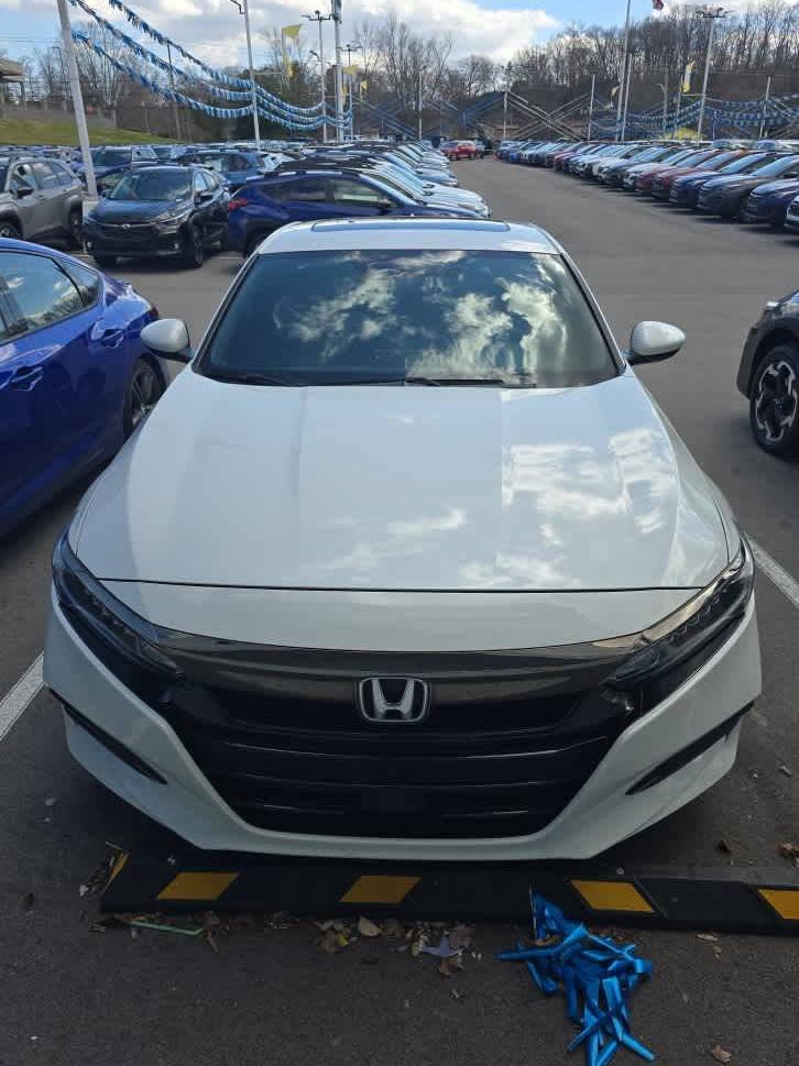 HONDA ACCORD 2019 1HGCV2F38KA016585 image