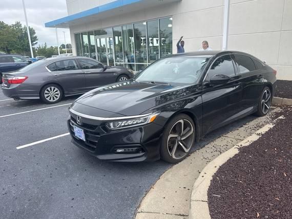 HONDA ACCORD 2018 1HGCV1F37JA149024 image