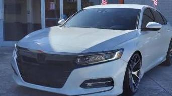 HONDA ACCORD 2018 1HGCV1E35JA127590 image