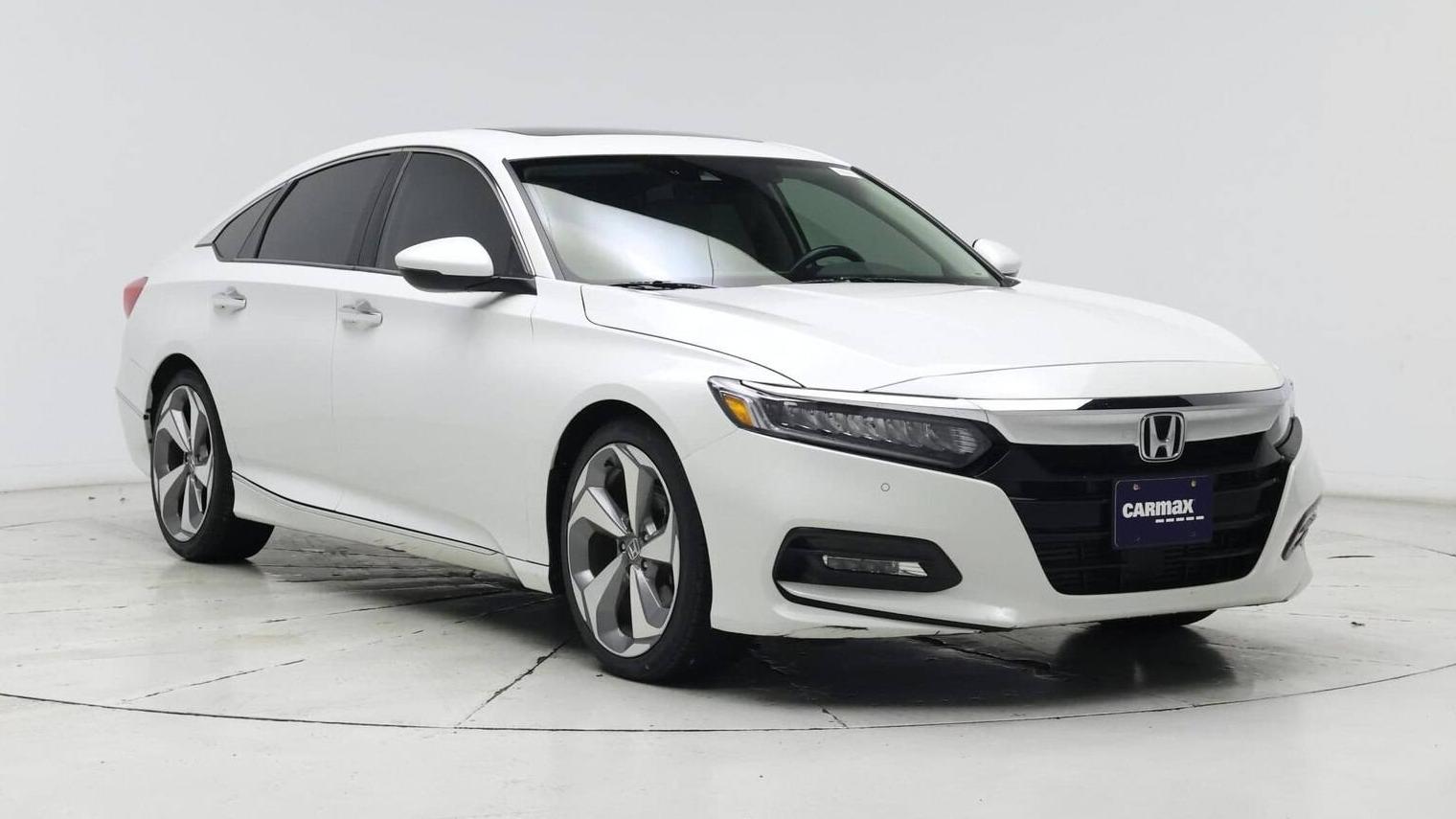 HONDA ACCORD 2018 1HGCV1F9XJA020067 image