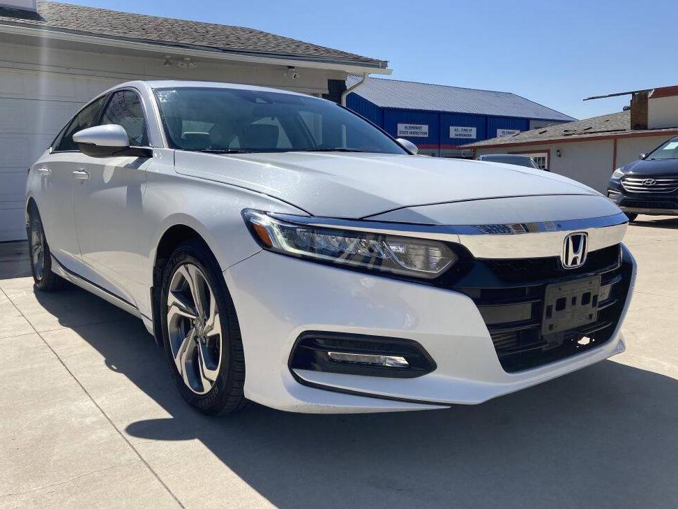 HONDA ACCORD 2018 1HGCV1F4XJA226543 image