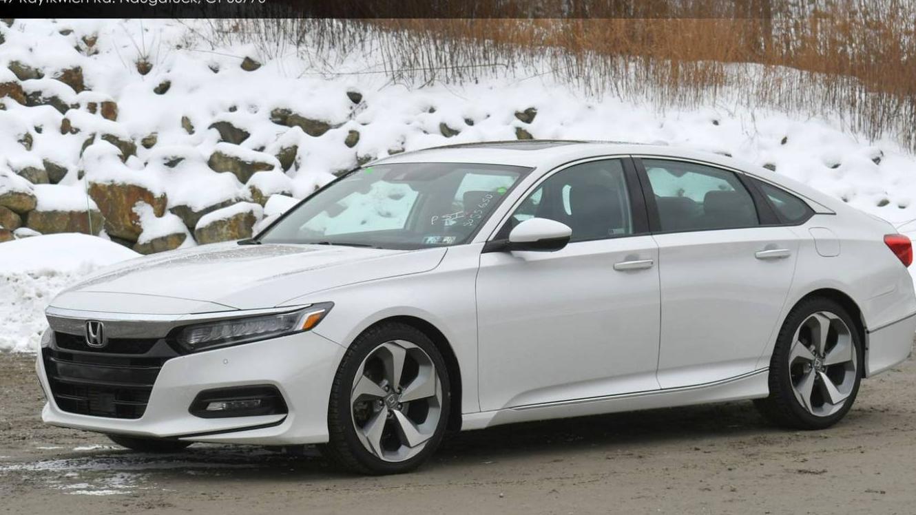 HONDA ACCORD 2018 1HGCV1F92JA153695 image