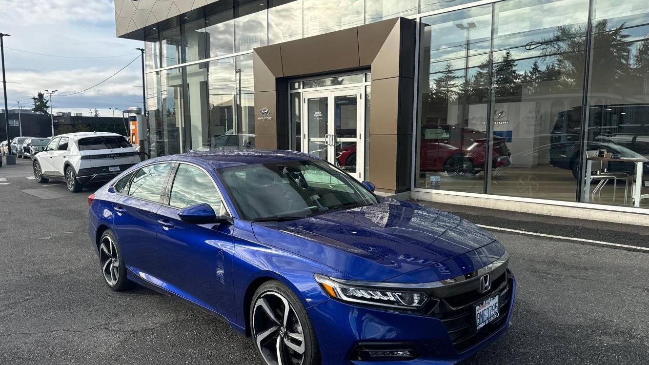 HONDA ACCORD 2018 1HGCV1F34JA193837 image