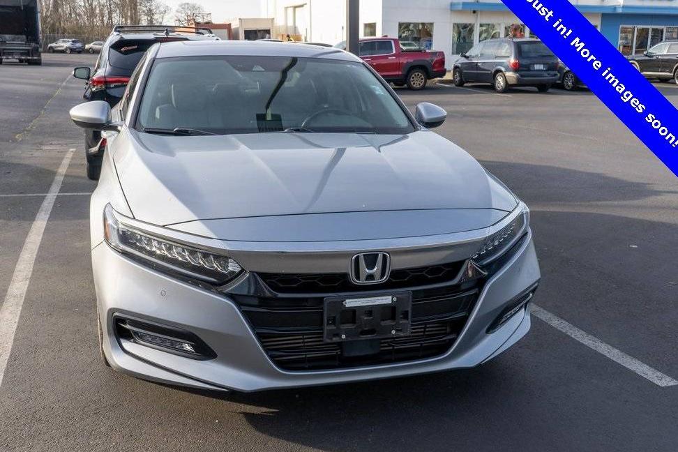 HONDA ACCORD 2018 1HGCV2F95JA017485 image