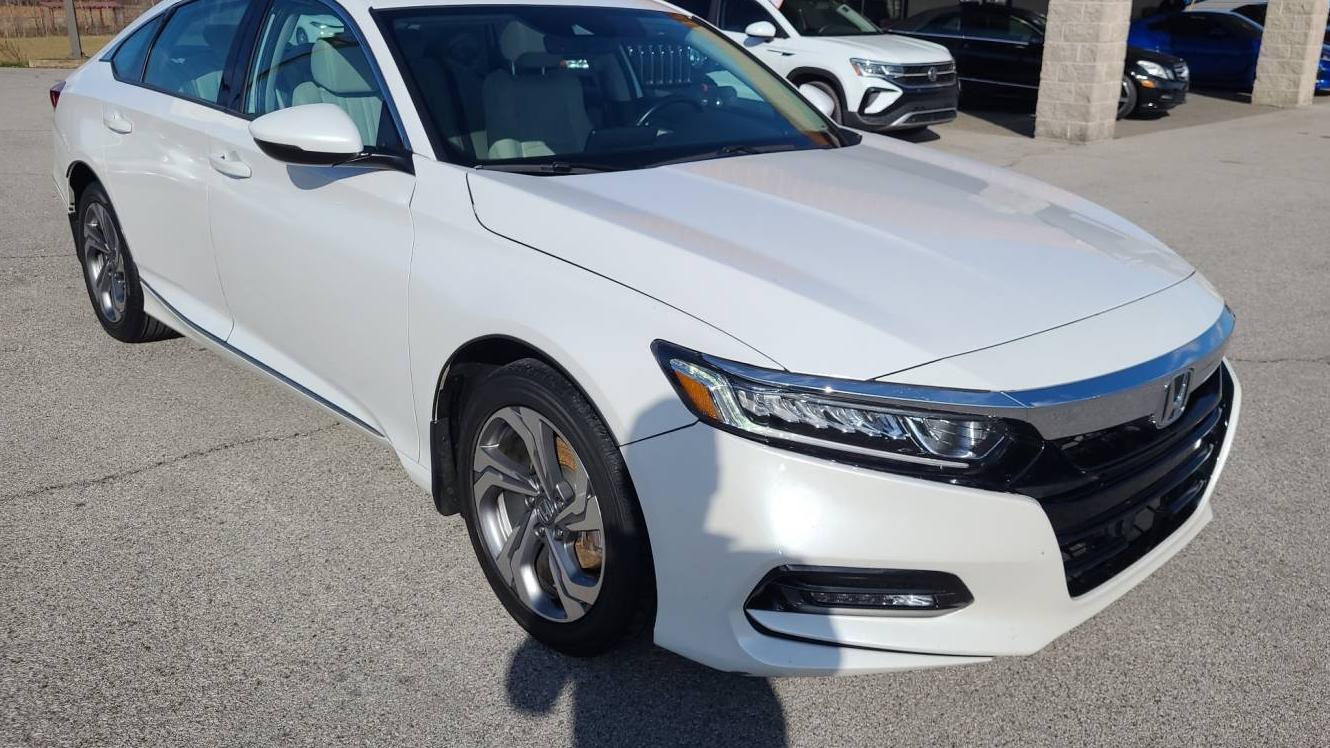 HONDA ACCORD 2018 1HGCV1F57JA189055 image