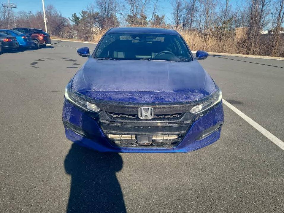 HONDA ACCORD 2018 1HGCV2F38JA007092 image